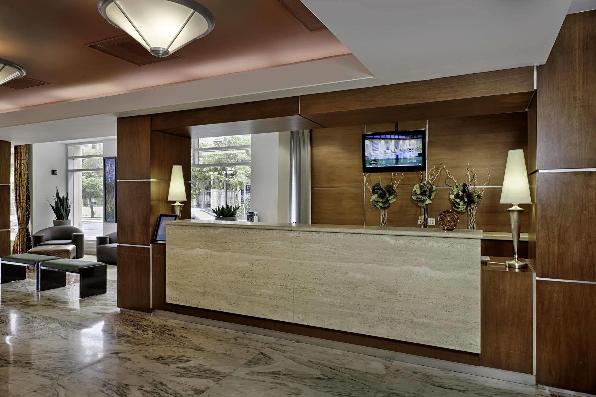 Hotel Courtyard By Marriott San Juan Miramar Exterior foto